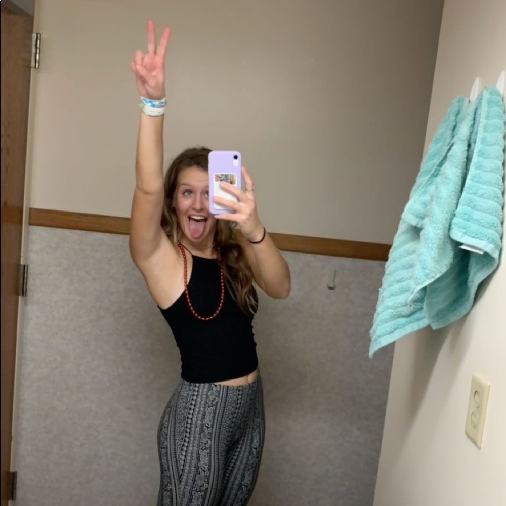 Meet your Posher, Makayla